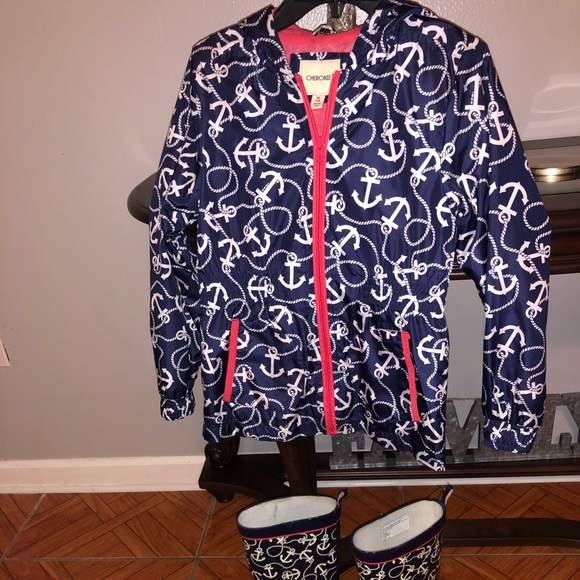 Raincoat🌧 - Picture 1 of 5